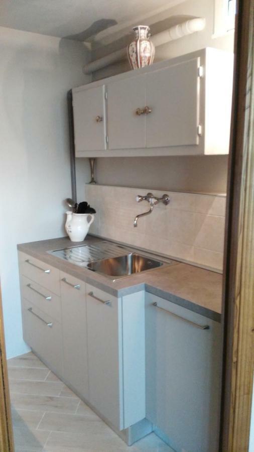 A Casa Di Patty Apartment Лука Екстериор снимка